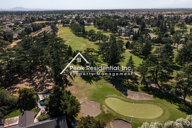 Building Photo - Spacious Stockton 5bd/3ba back up to Elkhorn Golf Club