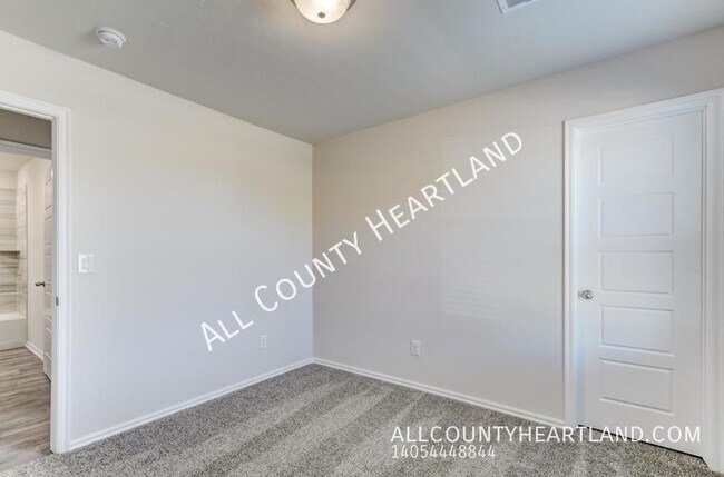 Building Photo - 3425 Molly Dr