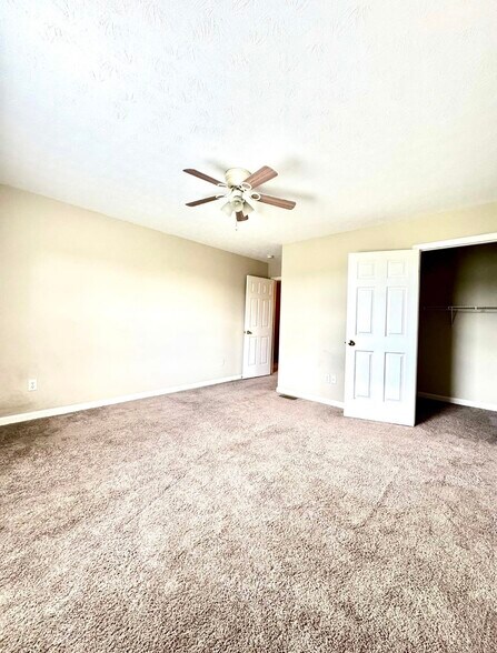 Building Photo - 634 Hampton Way