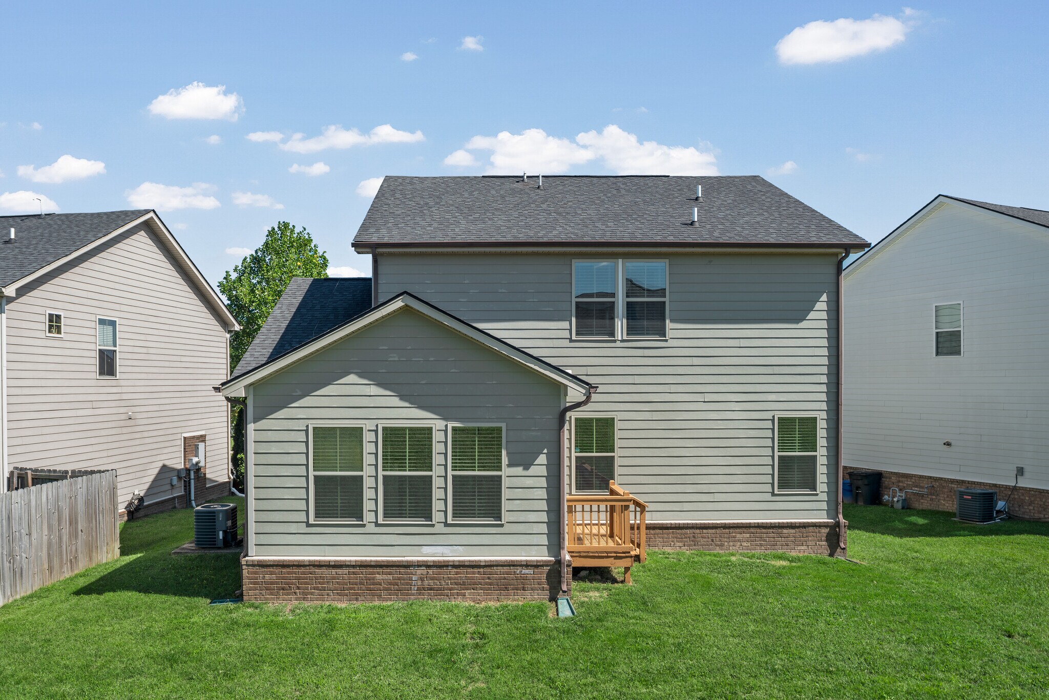 Building Photo - 428 Heroit Dr