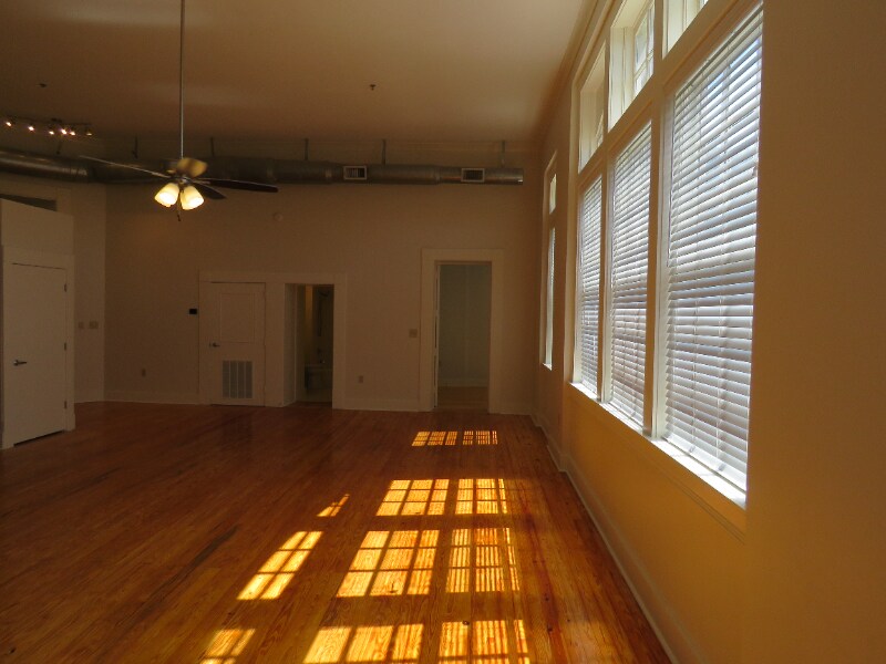 Building Photo - 715 Sherman St