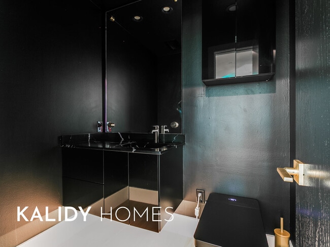 Building Photo - 5900 Mosteller Dr