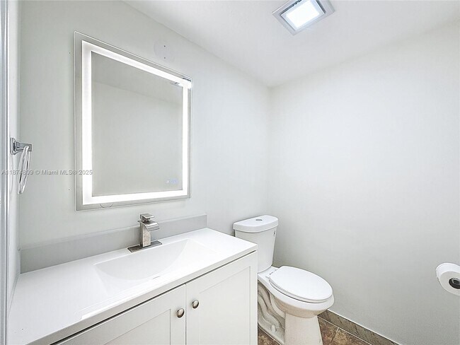 Building Photo - 1379 Seaview