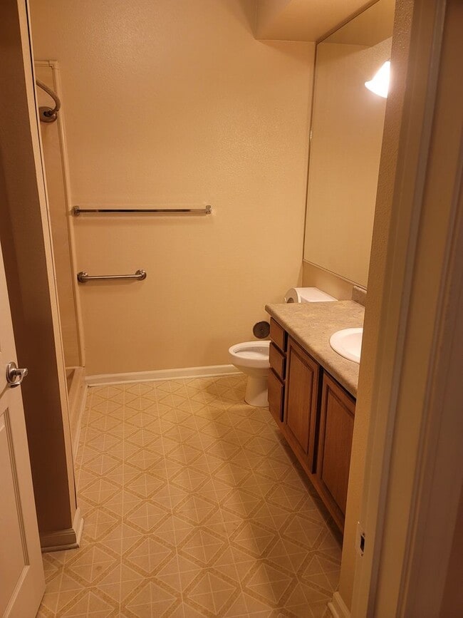 Building Photo - COMING SOON!!! 3 Bedroom Condo Near The Galleria