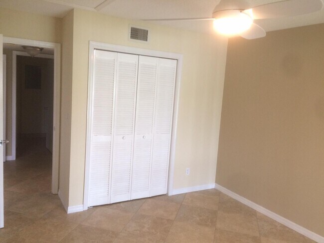 Building Photo - 950 S Kanner Hwy