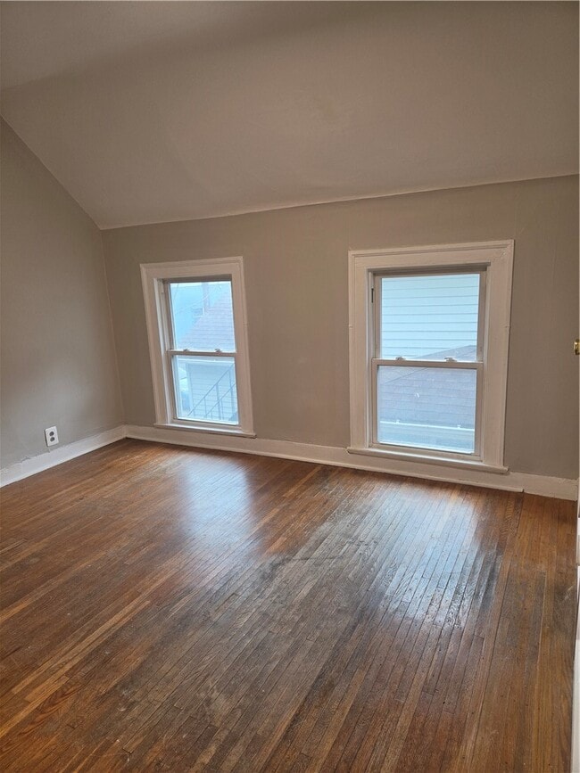 Building Photo - 21 Gardiner Park