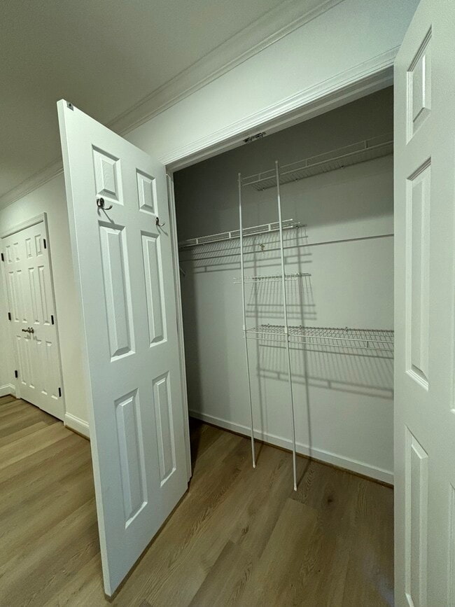 Building Photo - 14300 Woods Walk Ln