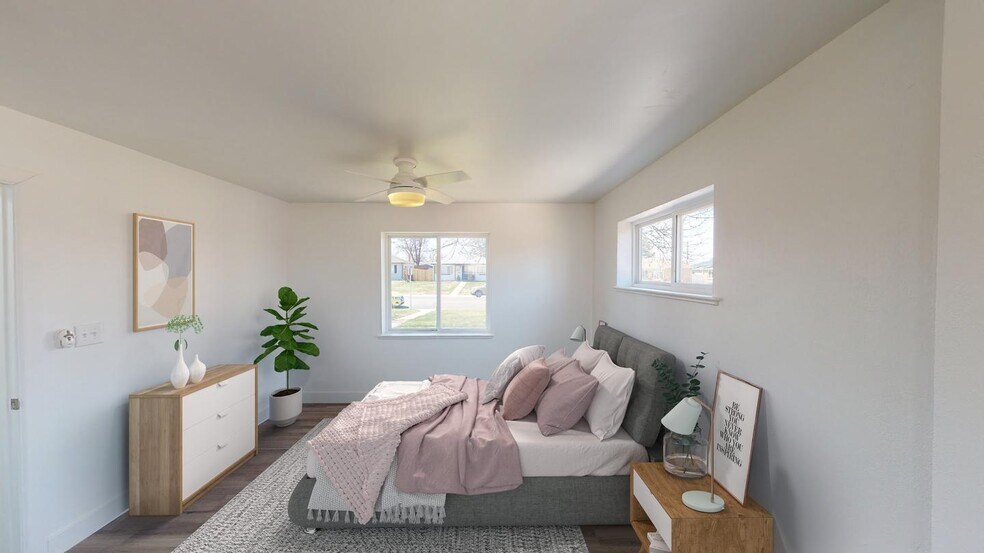 Building Photo - Renovated Park Hill brick home with large ...