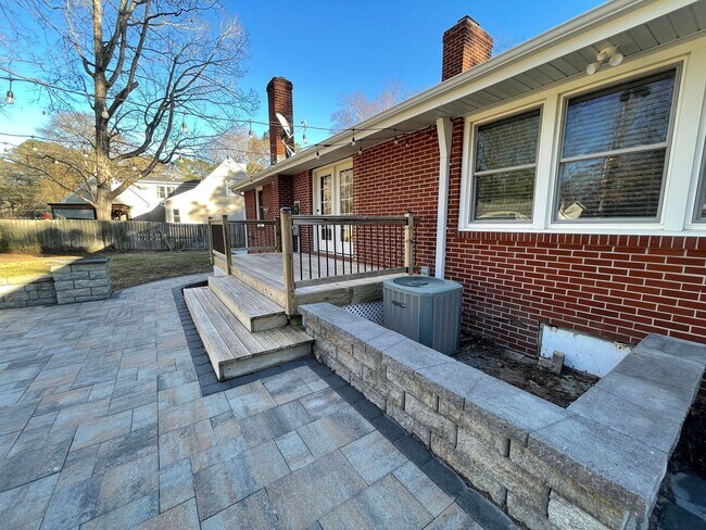 Building Photo - Call Amanda Tate at (757)289-6810 for more information