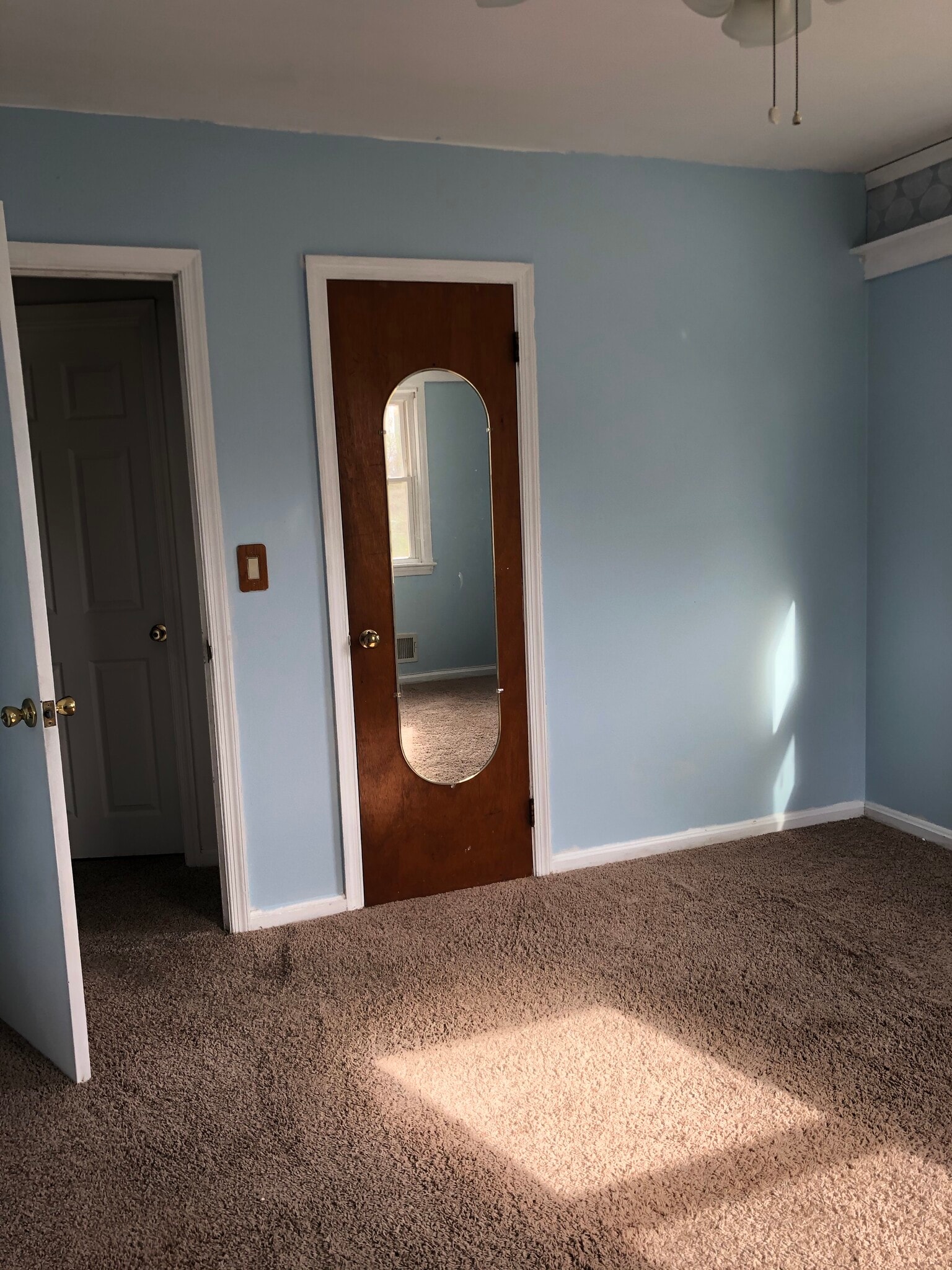 BEDROOM - 5112 Hollywood Rd