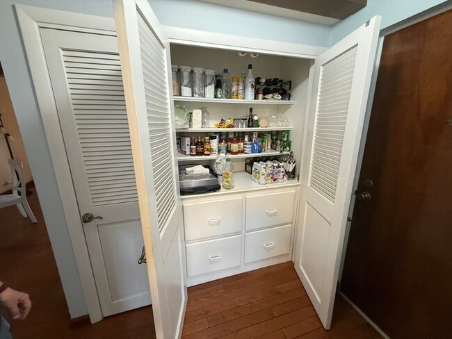 Building Photo - 4 Longwood Dr