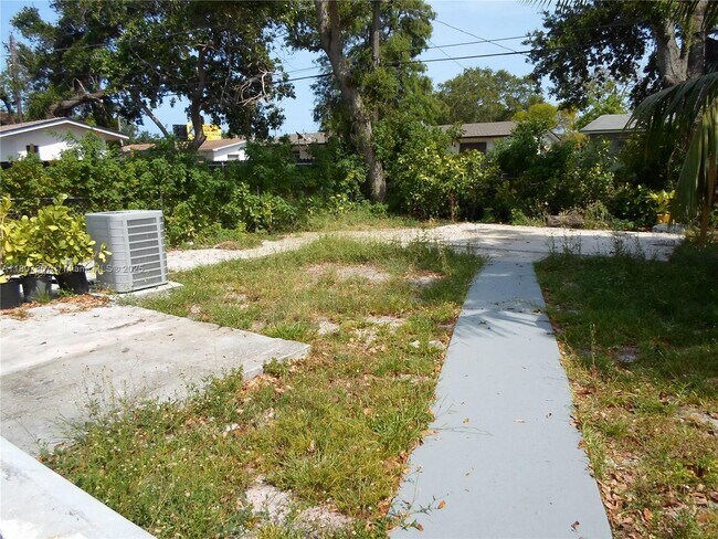 Building Photo - 60 NE 184th Terrace