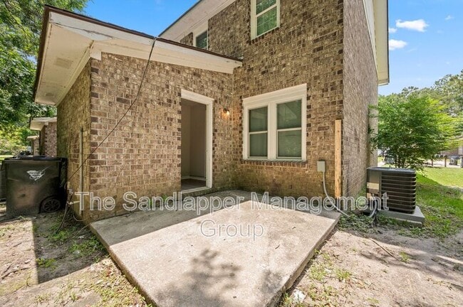 Building Photo - 119 Langley Dr