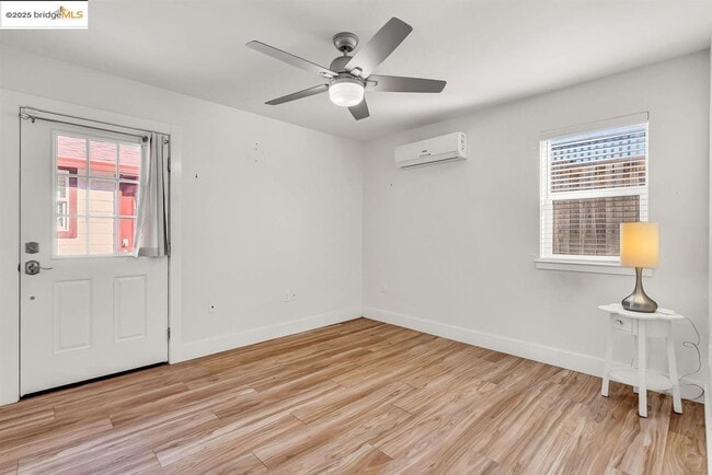 Building Photo - 507 Maple St