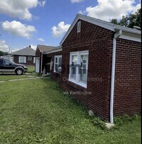Building Photo - 216 Andrew St