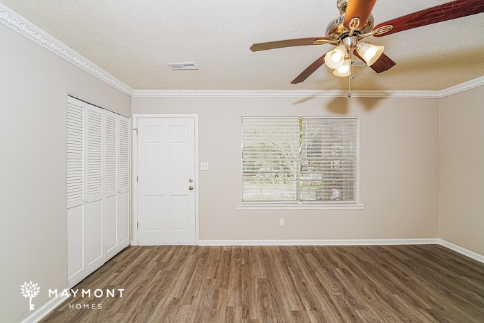 Building Photo - 77 Oakwood St