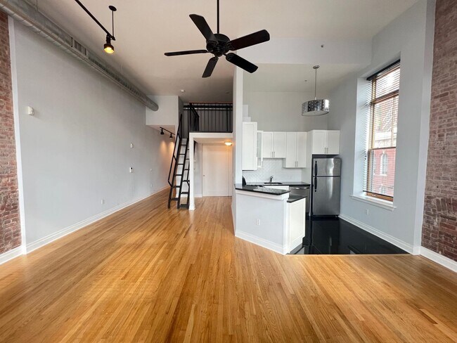 Building Photo - 338 Grove St