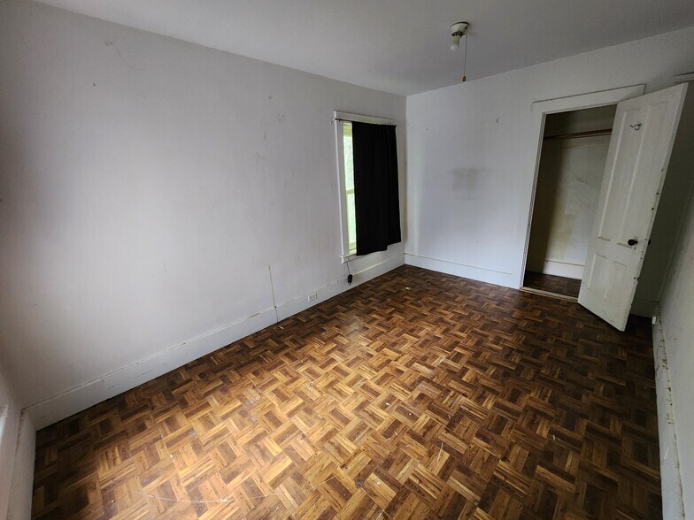 Bedroom - 109 High St