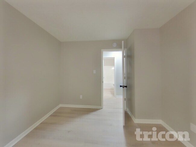 Building Photo - 1319 Country Ridge Ln