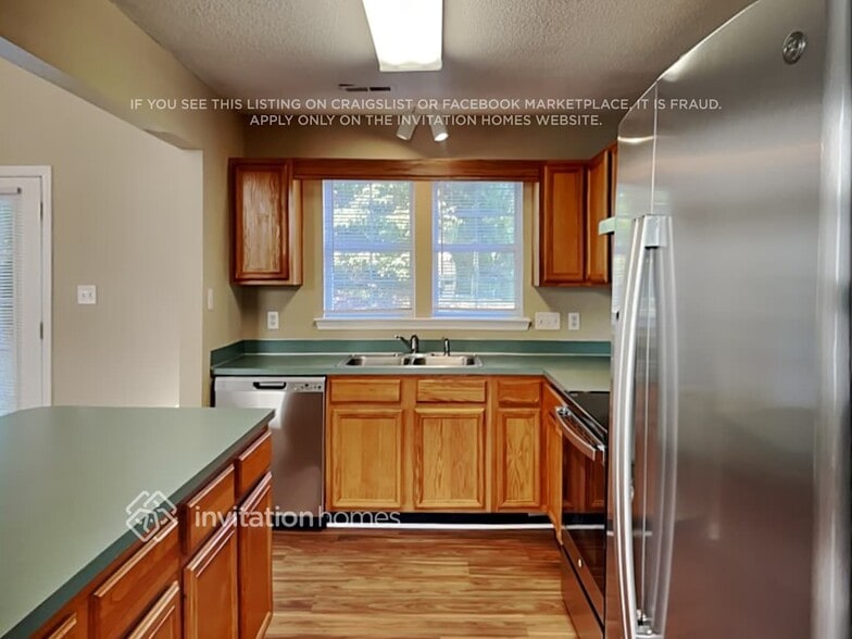 Building Photo - 10600 Northwoods Forest Dr