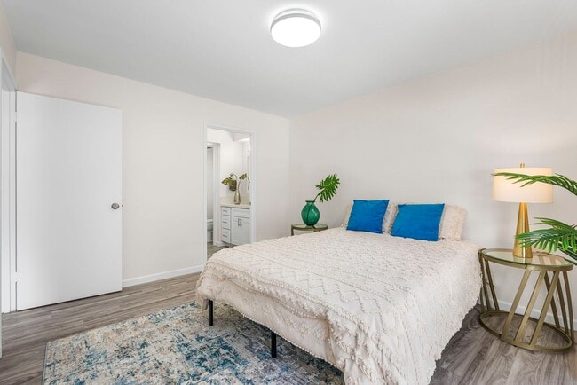 Building Photo - Coty Tower 703