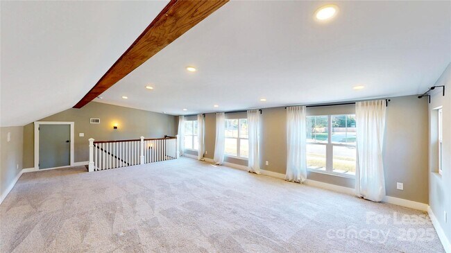 Building Photo - 1412 N Sharon Amity Rd