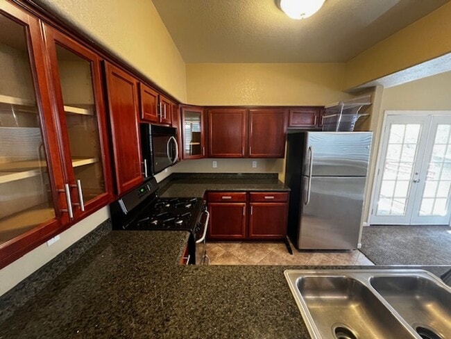 Building Photo - 3 Bedroom Condo - Gated - Summerlin - Detached Garage- New Carpet