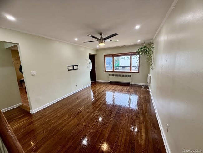 Building Photo - 573 Lakeville Rd