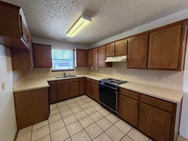 Building Photo - 7501 Avenue W