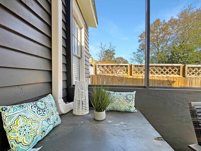 Building Photo - 515 E Huntingdon St