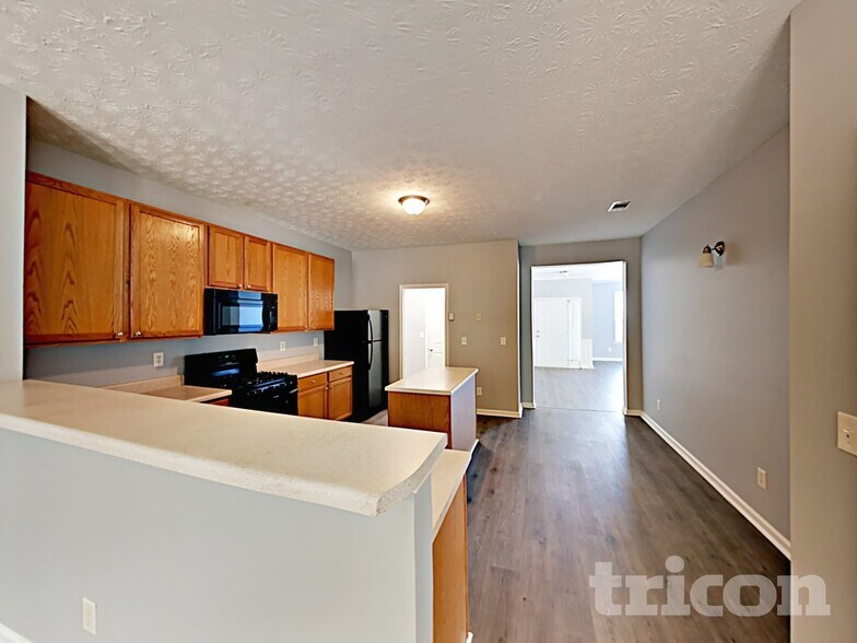 Building Photo - 3329 Coach House Ct