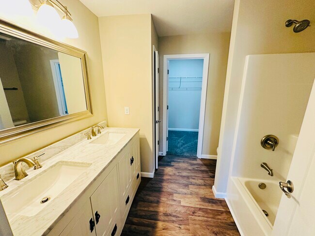 Building Photo - 174 County Rd 300 N