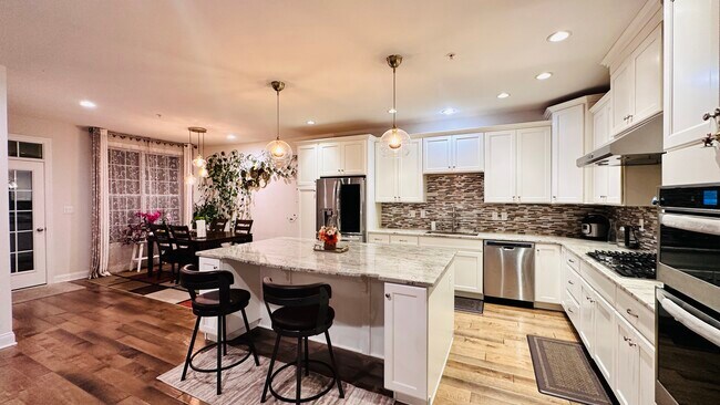 Building Photo - 126 Iron Hill Way