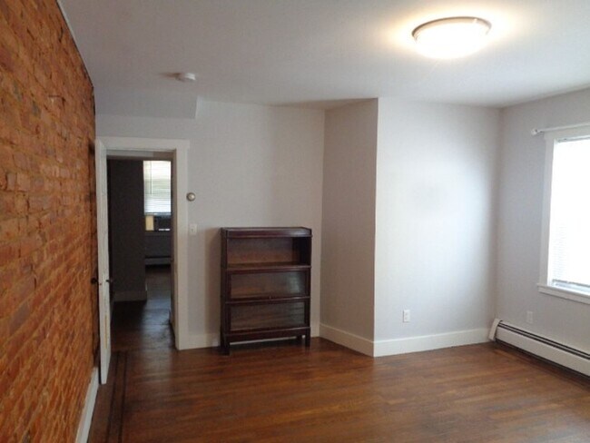 Building Photo - 4025 Falls Rd