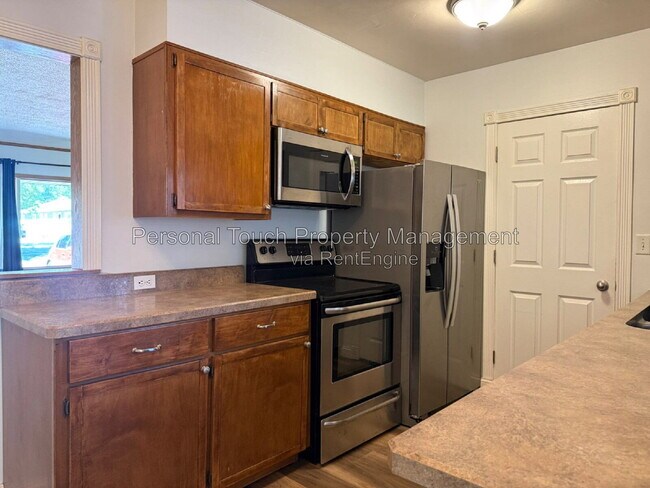 Building Photo - 718 18th St S