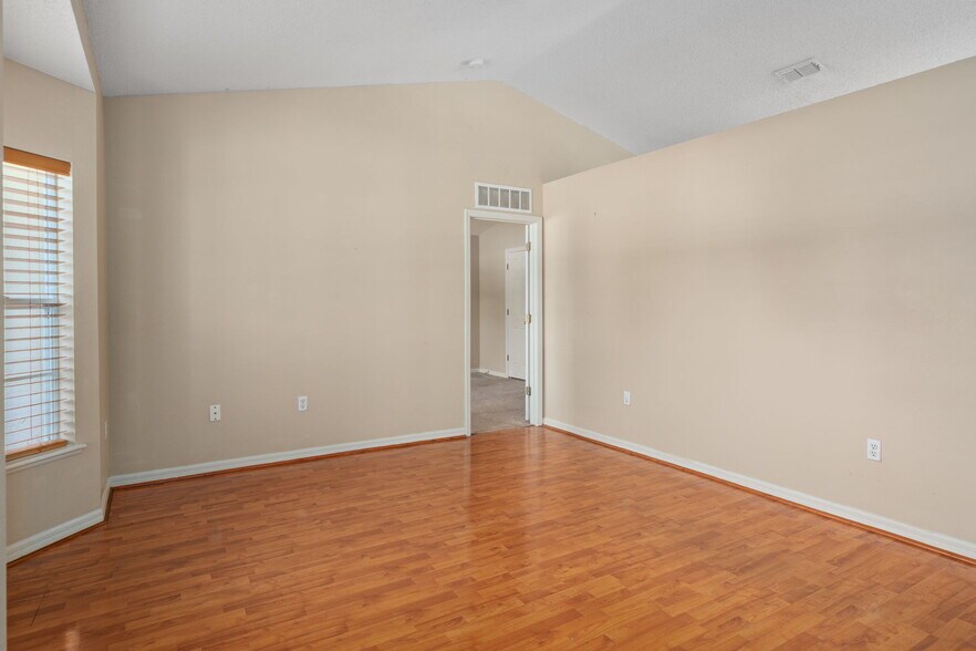 Building Photo - 9572 Horizon Dr