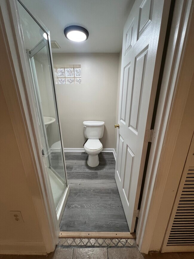 Building Photo - 1011 Hollins St