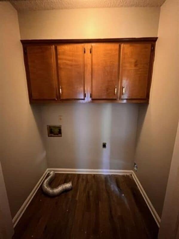 Building Photo - 6420 Saginaw Rd