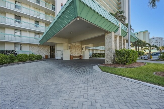 Building Photo - 9900 S Ocean Dr