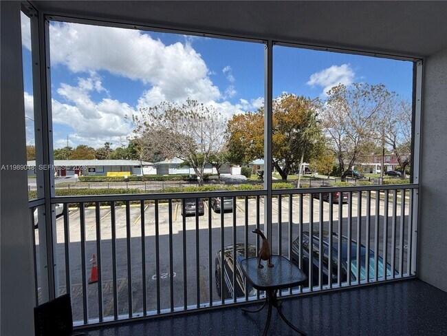 Building Photo - 16851 NE 23rd Ave