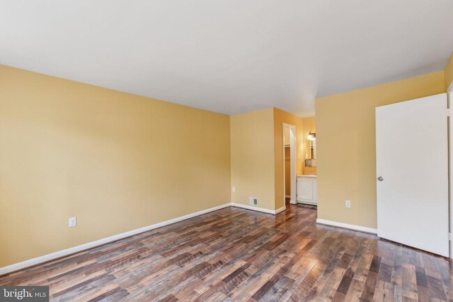 Building Photo - 5566 St Charles Dr