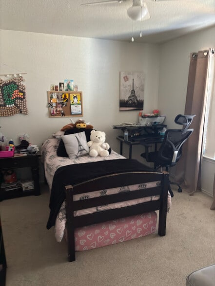 Building Photo - 1103 Travis Cir