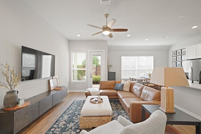 Building Photo - 1505 Canter Bayou Way