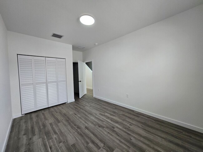 Building Photo - Eagle Trace Townhomes | 3BR/3.5BA | 2.3 Miles to UF– New Construction