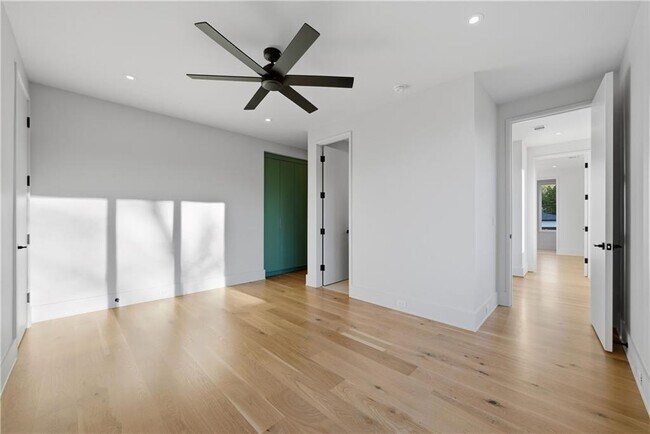 Building Photo - 1033 Reeder Cir NE