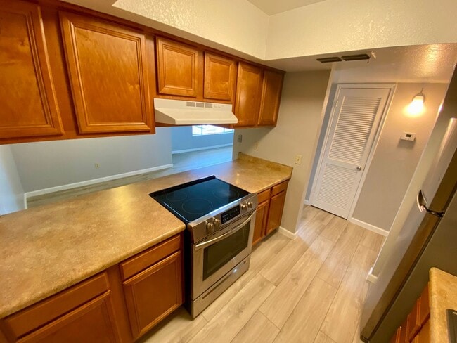 Building Photo - Spacious Two Bedroom Two Bath Condo in Tempe