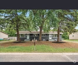 Building Photo - 825 Elm Creek Cir