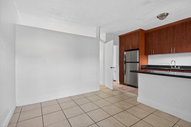 Building Photo - 4071 N Dixie Hwy