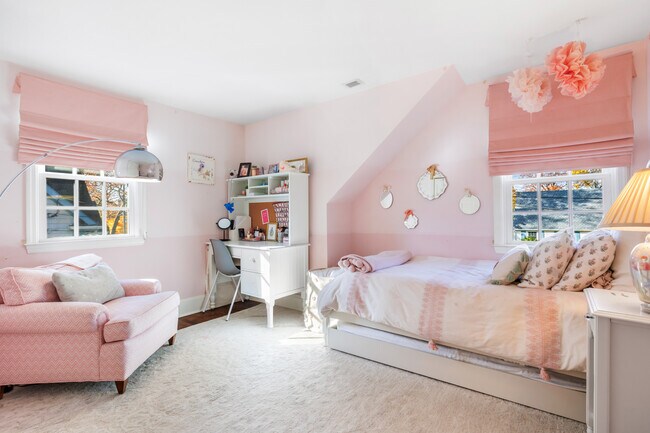 Building Photo - 15 Overlook Pl