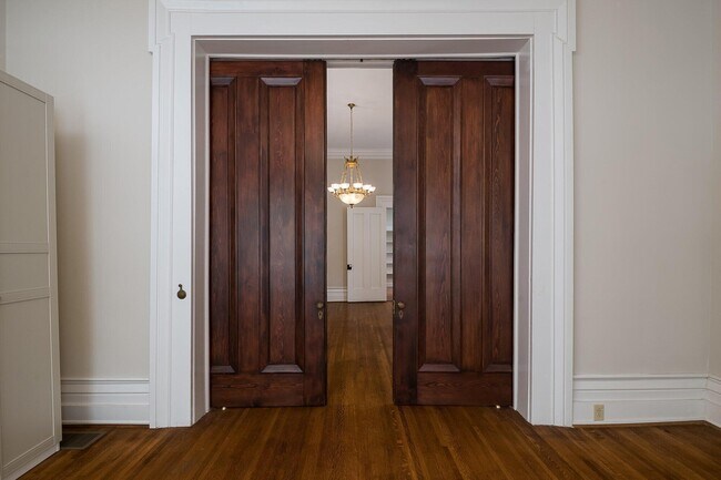 Building Photo - 247 N Broadway